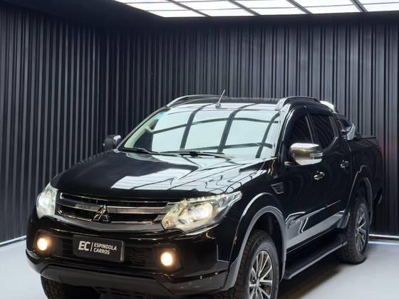 MITSUBISHI L200 TRITON 2.4 16V TURBO DIESEL SPORT HPE-S CD 4P 4X4 AUTOMÁTICO